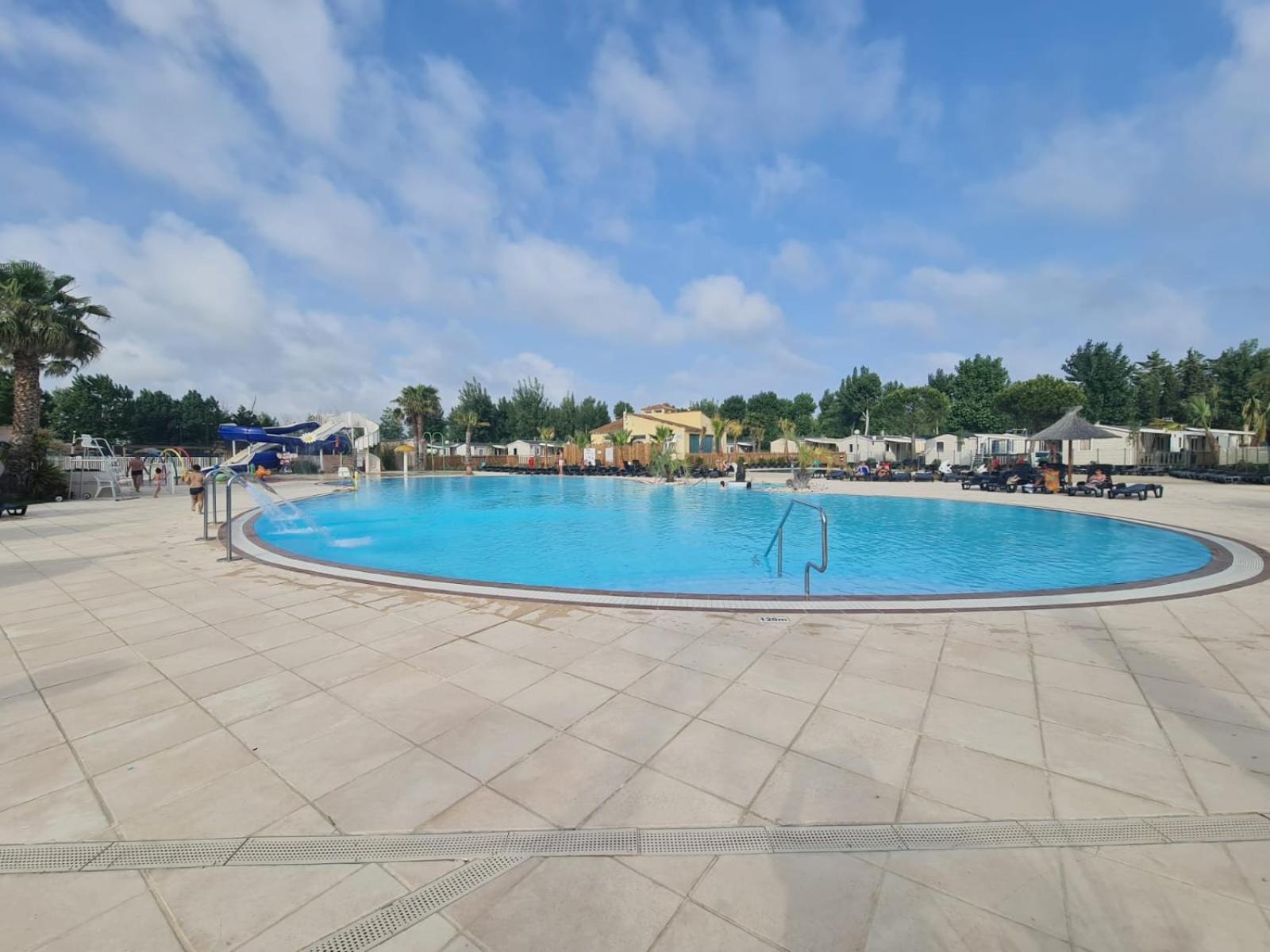 Campsite Mobil-home A Valras-plage Au Les Sables Du Midi *
