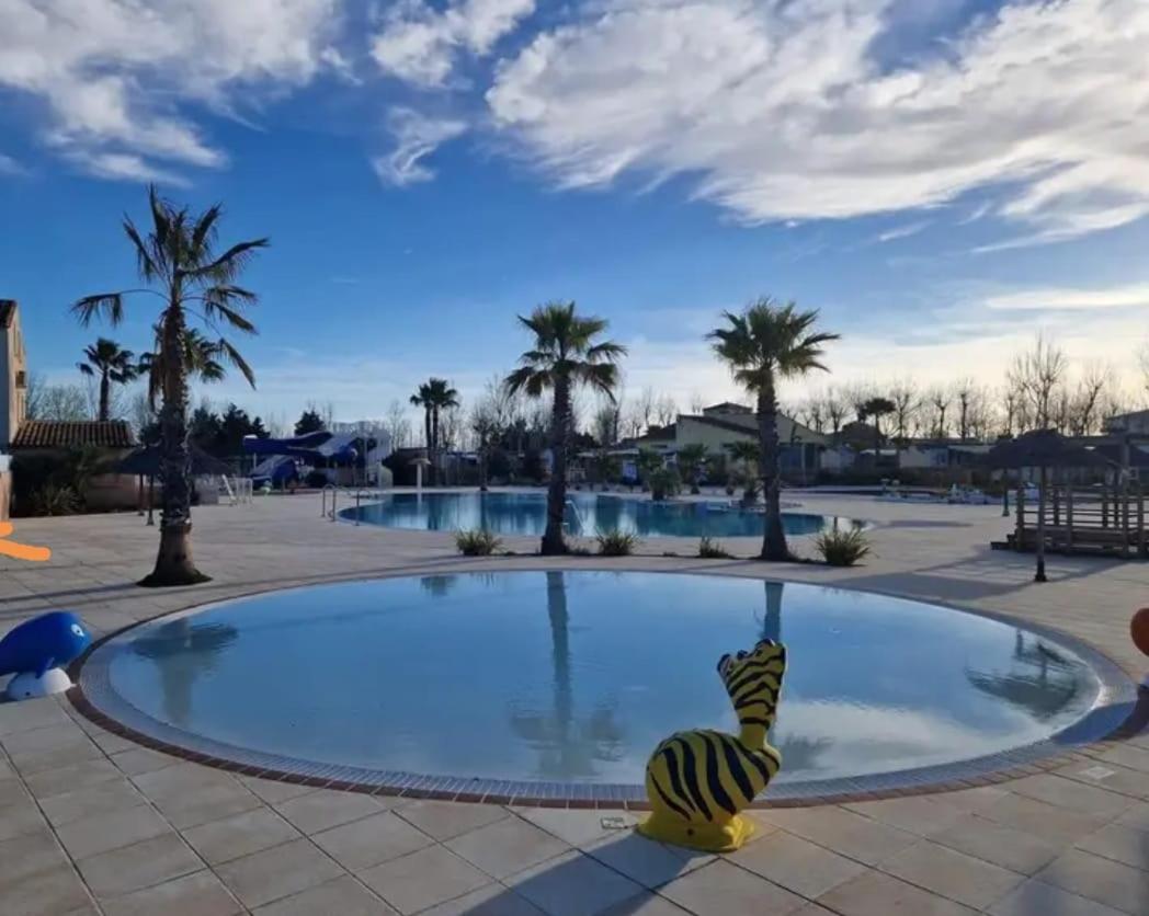 Mobil-home A Valras-plage Au Les Sables Du Midi Campsite Serignan