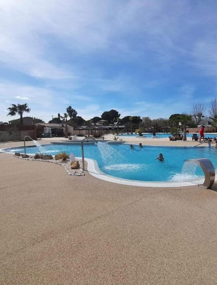 Mobil-home A Valras-plage Au Les Sables Du Midi *