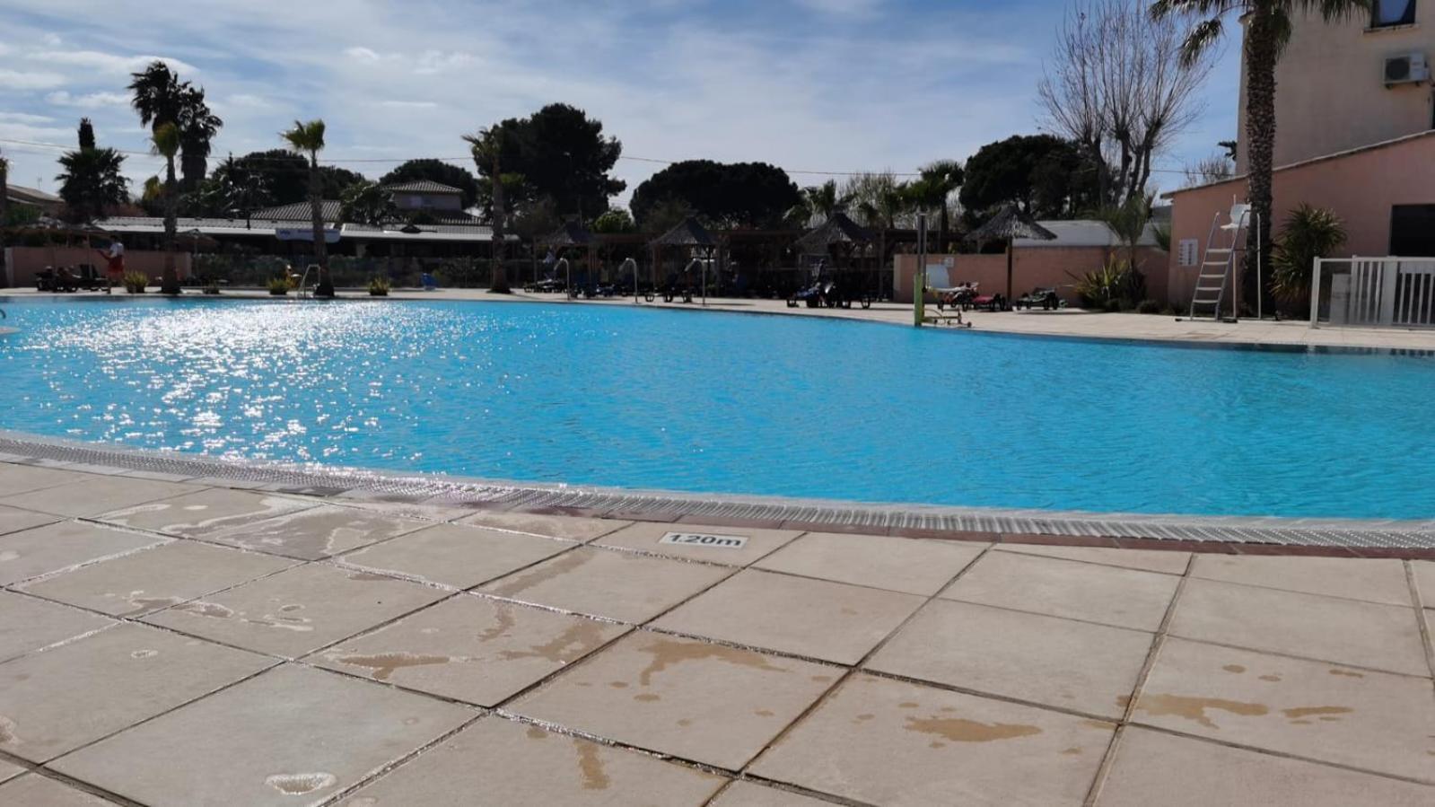Mobil-home A Valras-plage Au Les Sables Du Midi Campsite *