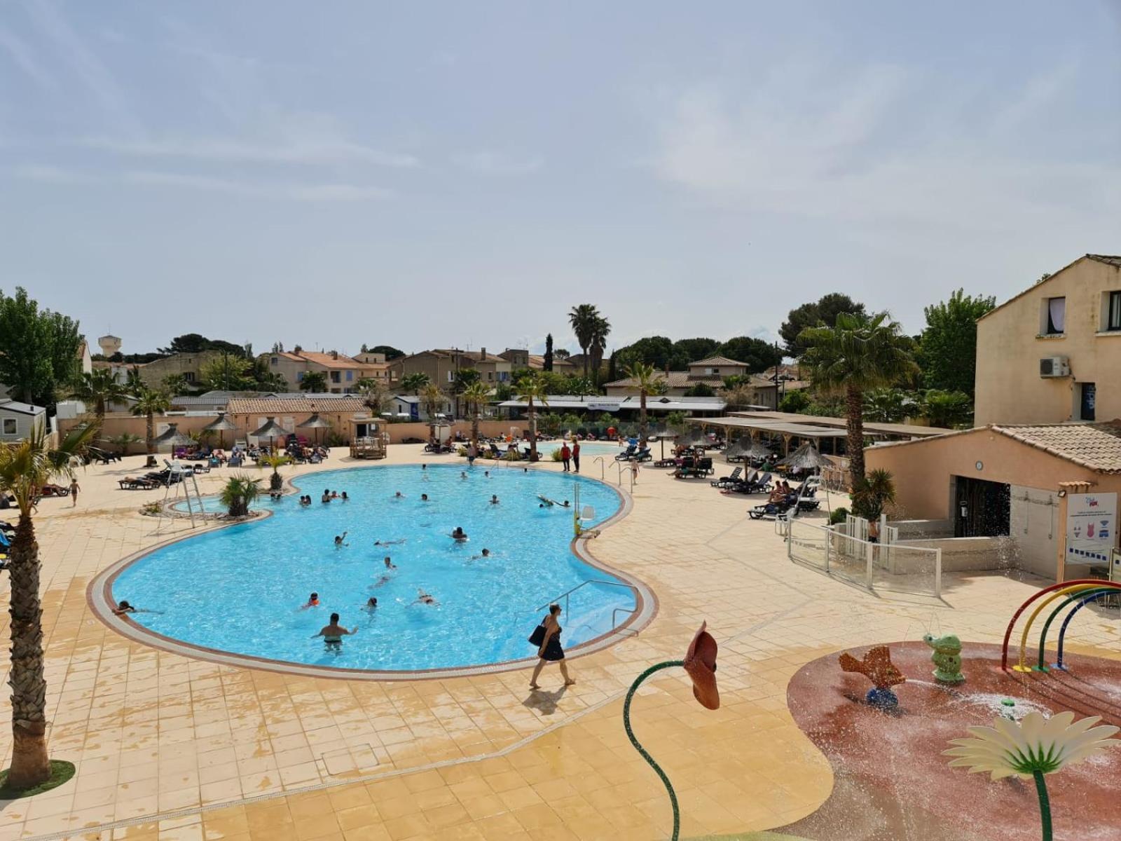Mobil-home A Valras-plage Au Les Sables Du Midi Campsite *
