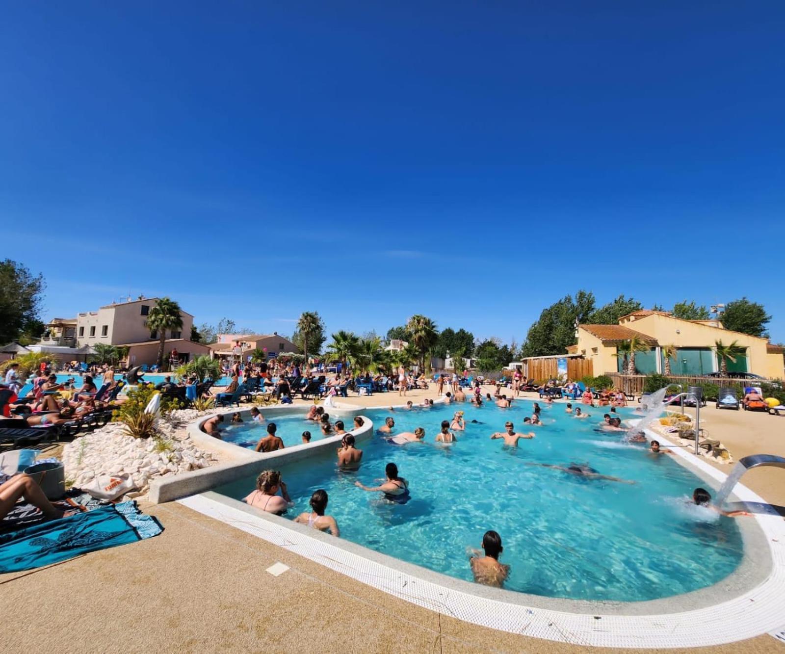 Campsite Mobil-home A Valras-plage Au Les Sables Du Midi