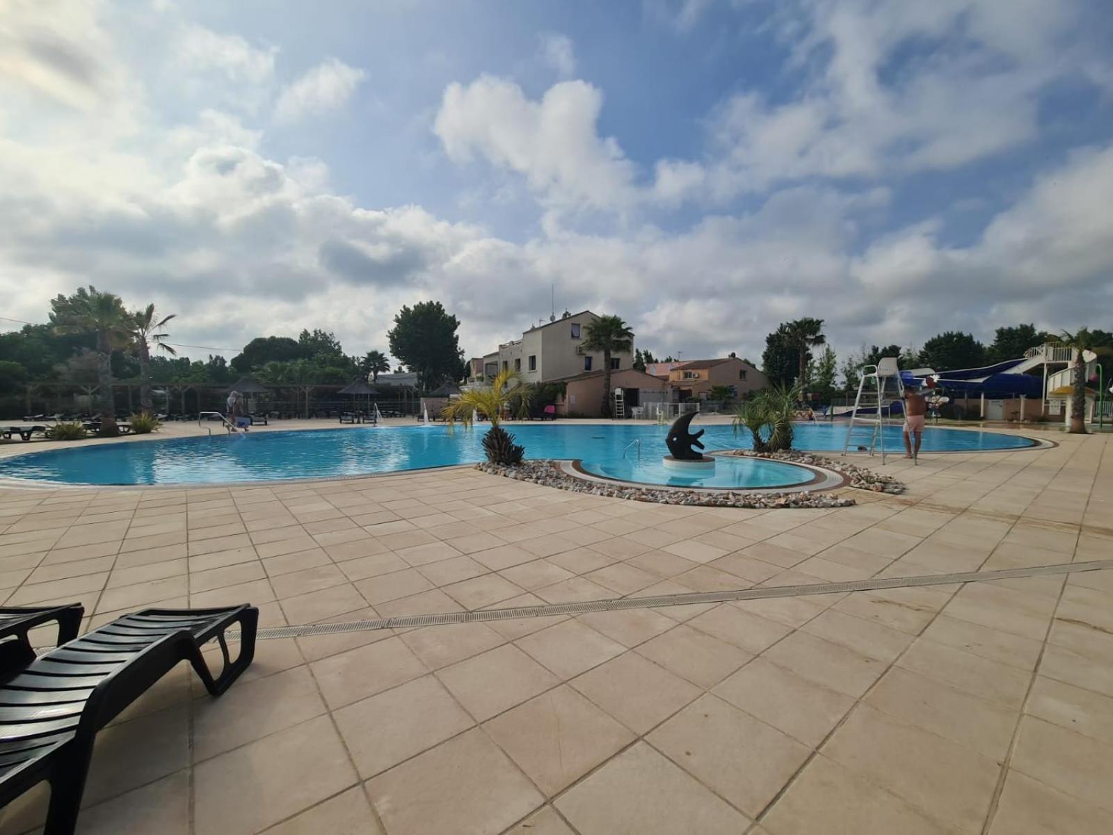 Mobil-home A Valras-plage Au Les Sables Du Midi Campsite *
